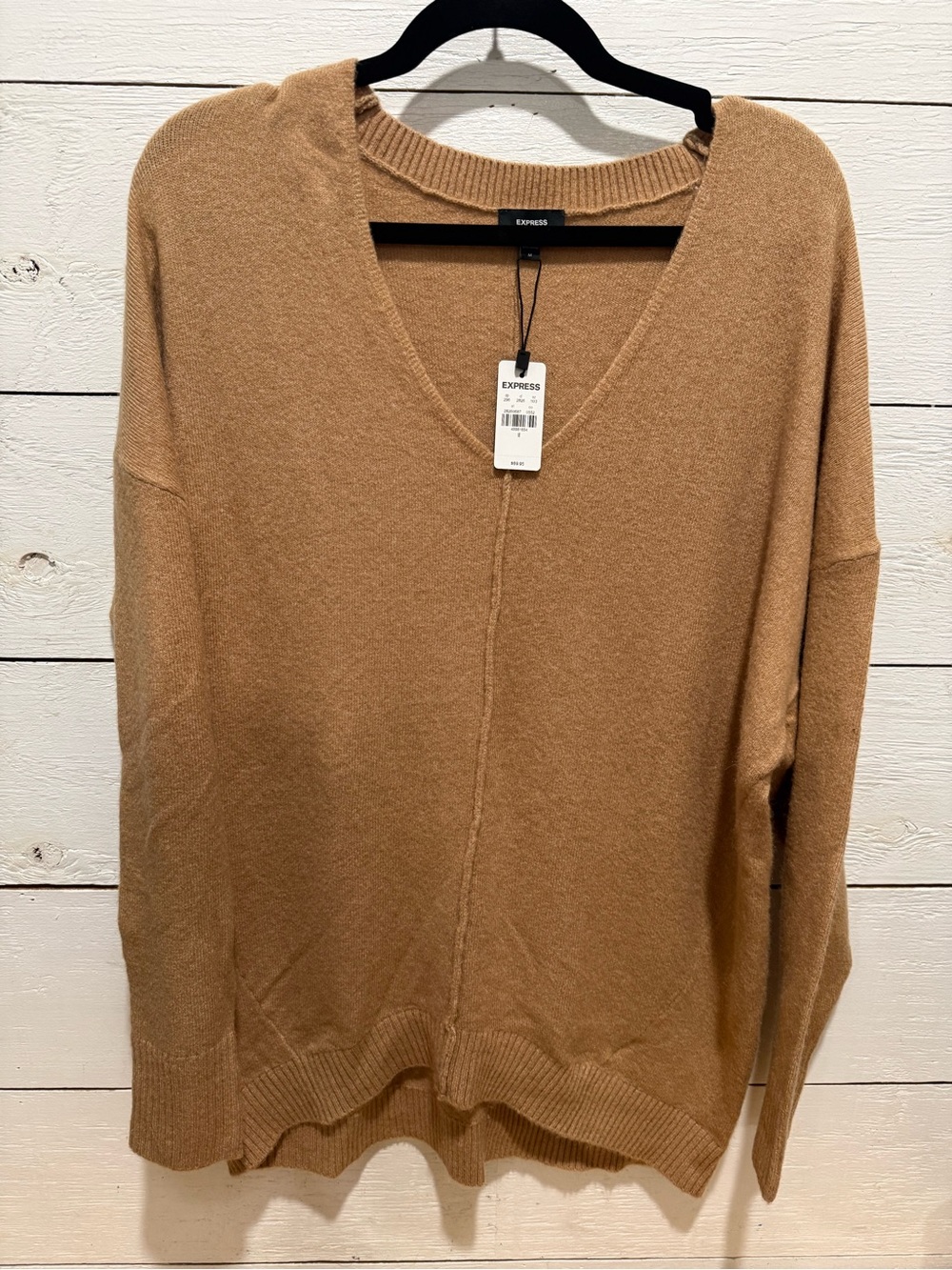 Express Women's V-Neck Sweater - Camel Sz Md. Cot/wool/ny blend. New with Tags.